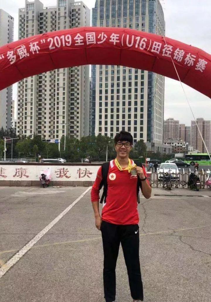 体育老师的大，不只是体型，更是格局与担当